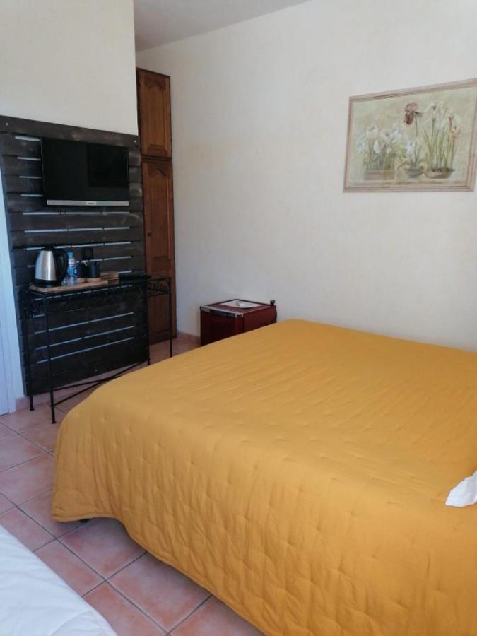Tre Castelli Bed & Breakfast Монтичело Екстериор снимка