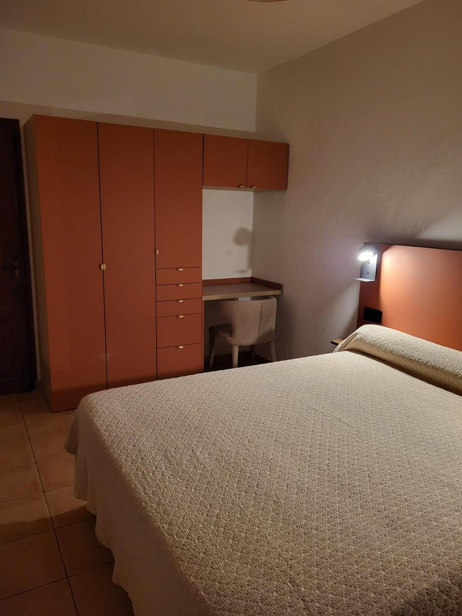 Tre Castelli Bed & Breakfast Монтичело Стая снимка